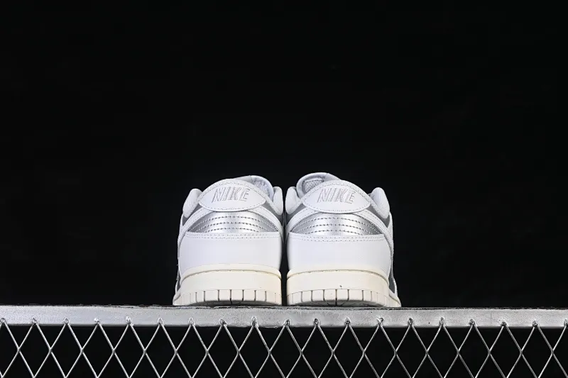 All categories Nk SB Dunk series Nk SB Dunk Low low-top sneakers Nike SB Dunk Low silver low-top casual sneakers IB7311-001
